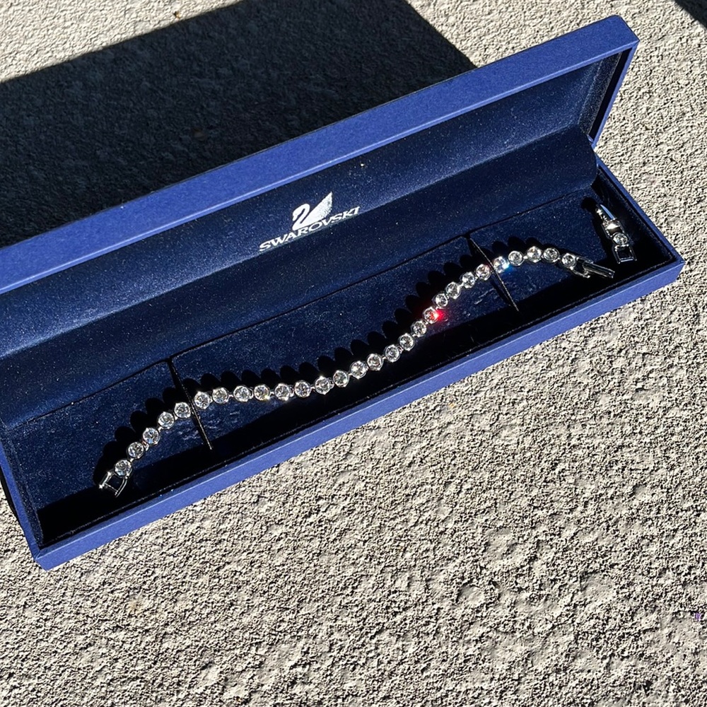Authentic Swarovski tennis bracelet with certificate